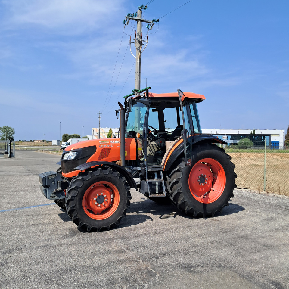 KUBOTA M9960 - 장궤형 트랙터 : 사진 2 KUBOTA M9960 - 장궤형 트랙터 : 사진 2