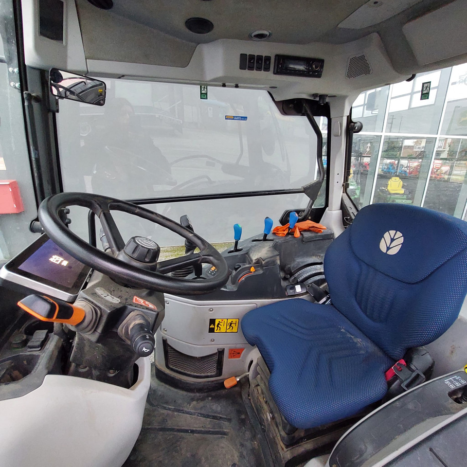 NEW HOLLAND T4 - 장궤형 트랙터 : 사진 3 NEW HOLLAND T4 - 장궤형 트랙터 : 사진 3