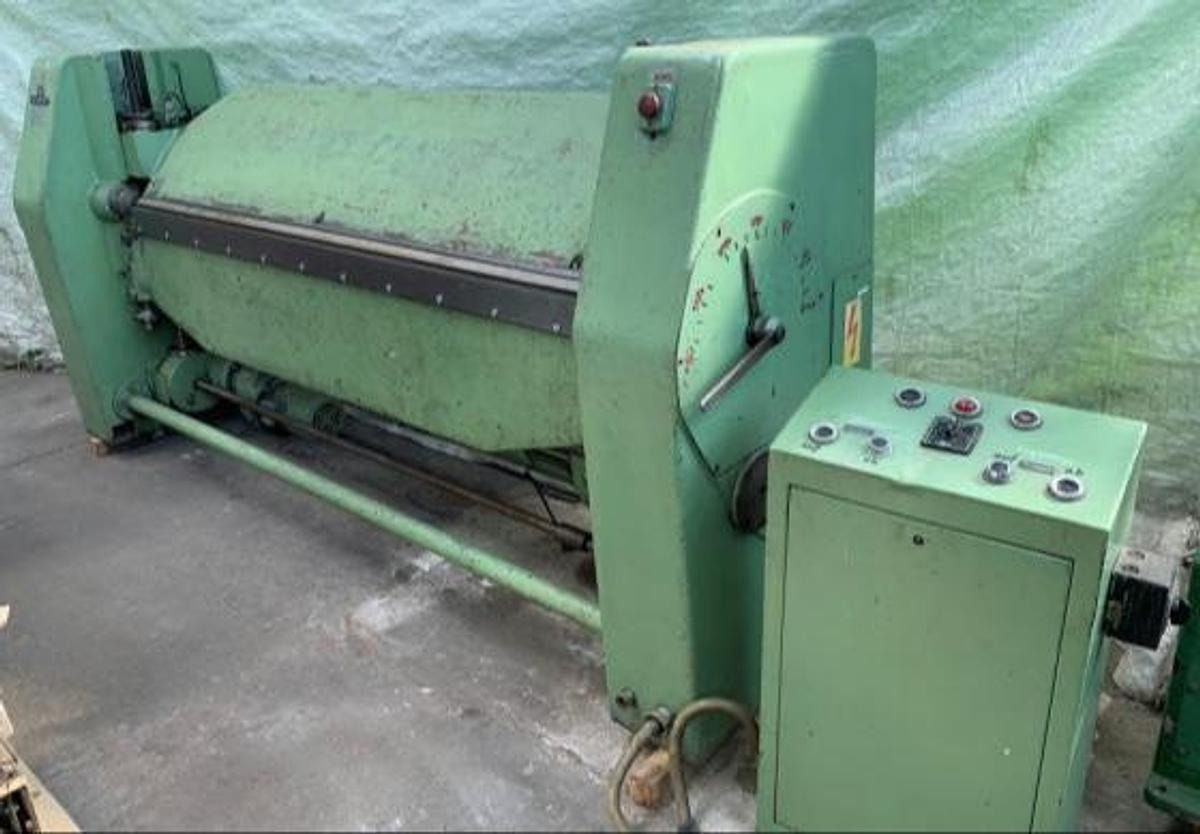 Abkantmaschine KRAMER - 금속 가공 기계 : 사진 1 Abkantmaschine KRAMER - 금속 가공 기계 : 사진 1