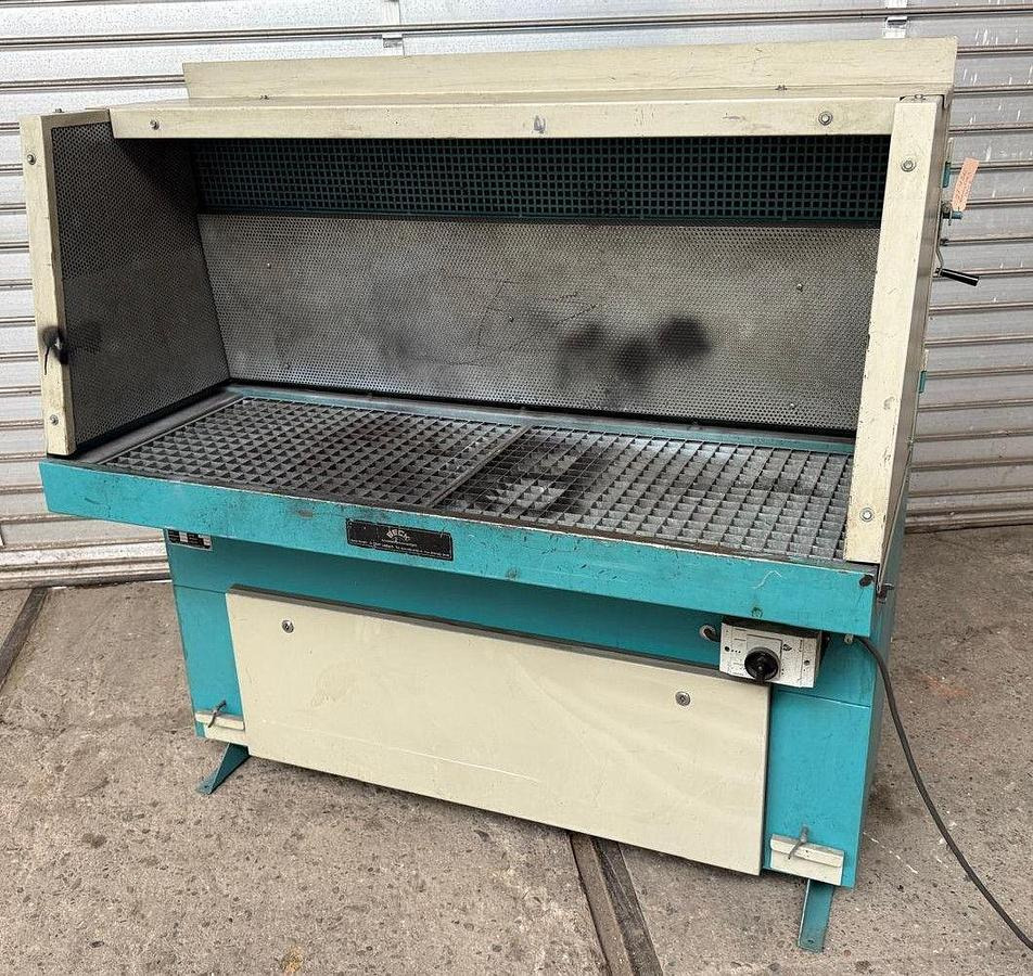 Absaugtisch BECK - 산업용 공조 설비 : 사진 1 Absaugtisch BECK - 산업용 공조 설비 : 사진 1