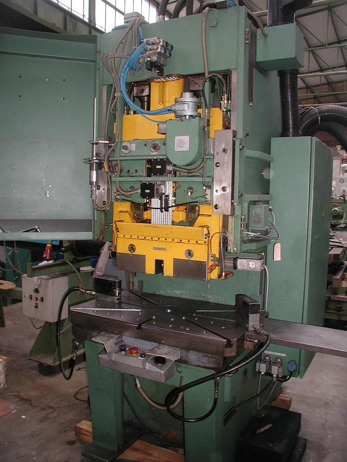 Kniehebelpresse BRUDERER - 금속 가공 기계 : 사진 4 Kniehebelpresse BRUDERER - 금속 가공 기계 : 사진 4