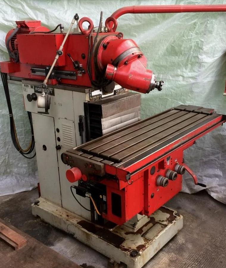 Konsolfräsmaschine (Universalfräsmaschine) STROJTOS - 밀링 머신 : 사진 3 Konsolfräsmaschine (Universalfräsmaschine) STROJTOS - 밀링 머신 : 사진 3