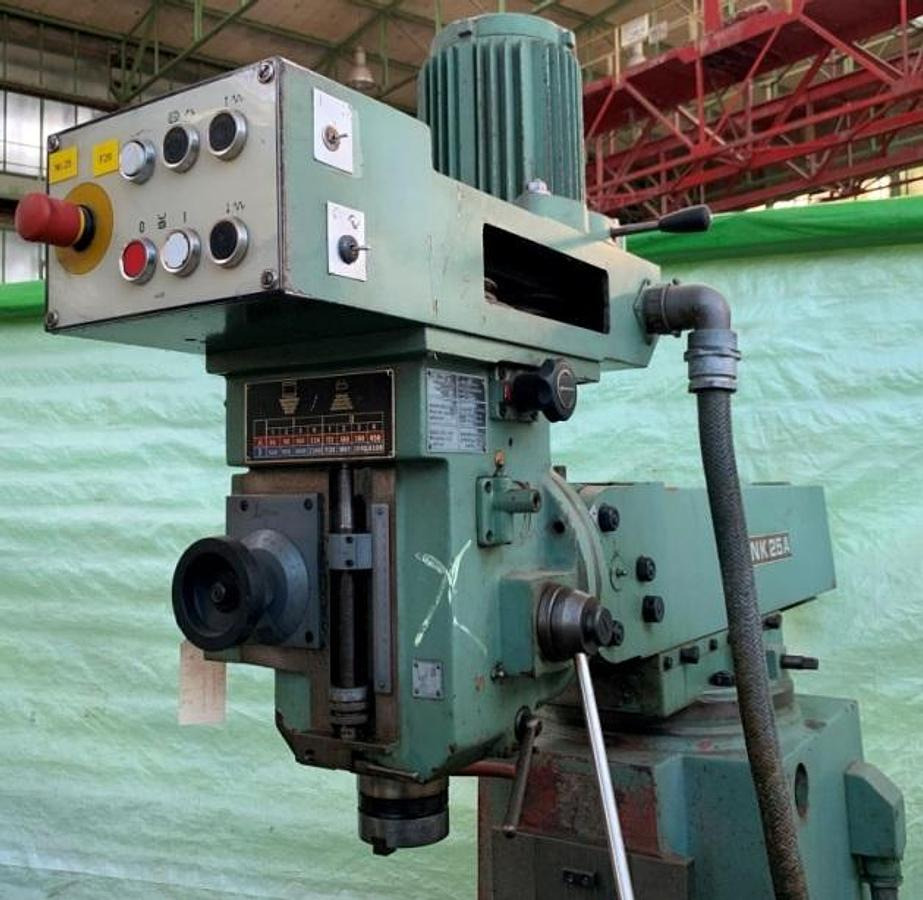 Mehrzweckfräsmaschine TOS - 밀링 머신 : 사진 4 Mehrzweckfräsmaschine TOS - 밀링 머신 : 사진 4