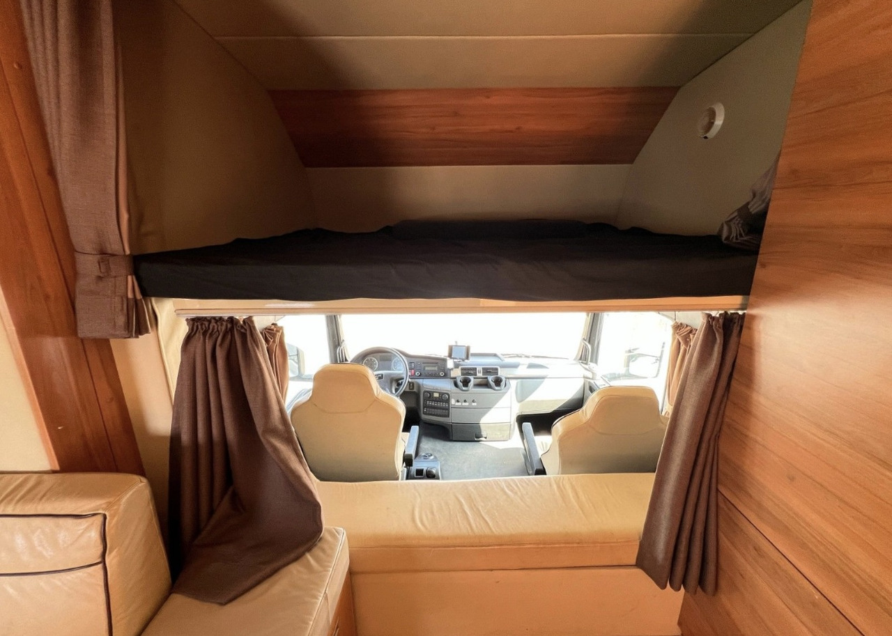 MERCEDES-BENZ Actros 2651 8 Pferde - 말 수송 트럭 : 사진 4 MERCEDES-BENZ Actros 2651 8 Pferde - 말 수송 트럭 : 사진 4