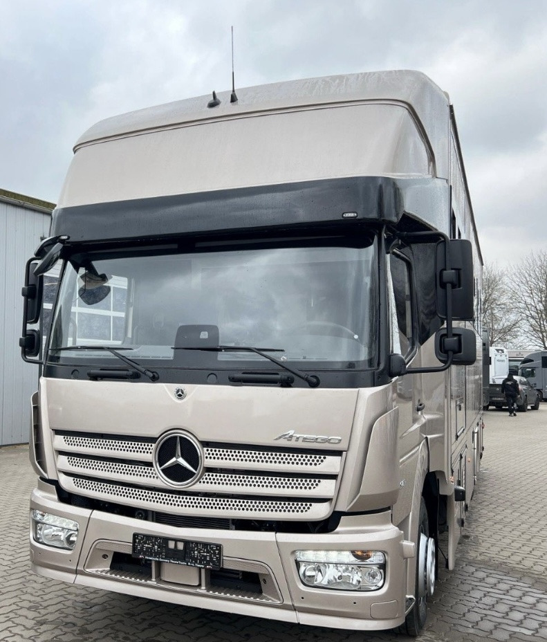 MERCEDES-BENZ Atego 1530 xl - 말 수송 트럭 : 사진 3 MERCEDES-BENZ Atego 1530 xl - 말 수송 트럭 : 사진 3
