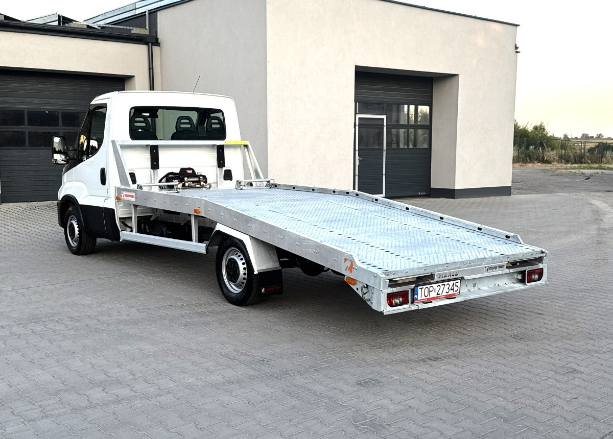Iveco Daily 3.0 160KM Rok 2022 55 tys km przebiegu AUTOLAWETA Najazd laweta - 자동 운반 장치 트럭 : 사진 4 Iveco Daily 3.0 160KM Rok 2022 55 tys km przebiegu AUTOLAWETA Najazd laweta - 자동 운반 장치 트럭 : 사진 4