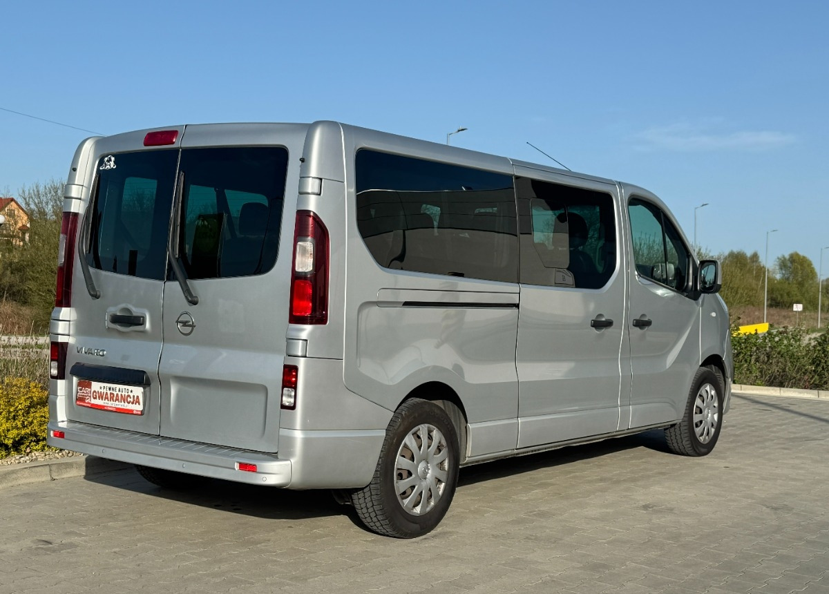 Opel Vivaro 2019 rok 9 osobowy nawiewy tylne Bezwypadkowy Niski przebieg FV23 - 소형 버스, 승합차 : 사진 3 Opel Vivaro 2019 rok 9 osobowy nawiewy tylne Bezwypadkowy Niski przebieg FV23 - 소형 버스, 승합차 : 사진 3