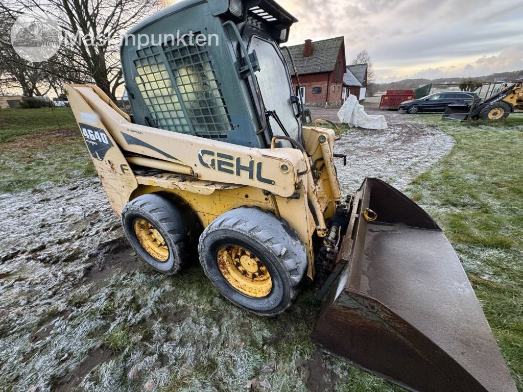 Gehl 4640 Turbo med grävaggregat - 스키드 스티어 로더 : 사진 4 Gehl 4640 Turbo med grävaggregat - 스키드 스티어 로더 : 사진 4
