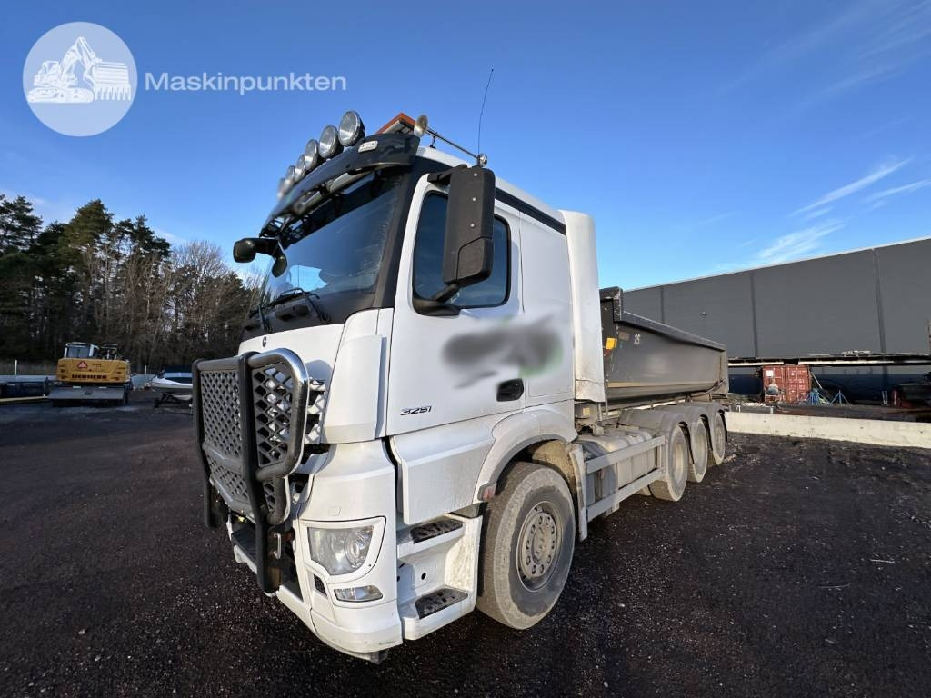 Mercedes-Benz Arocs 3251 - 후크 리프트 트럭 : 사진 1 Mercedes-Benz Arocs 3251 - 후크 리프트 트럭 : 사진 1