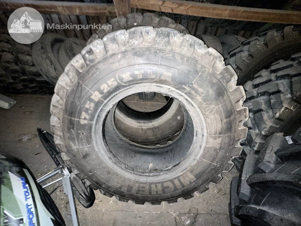Michelin 17.5R25 Hjullastardäck - 타이어 건설기계 용 : 사진 1 Michelin 17.5R25 Hjullastardäck - 타이어 건설기계 용 : 사진 1