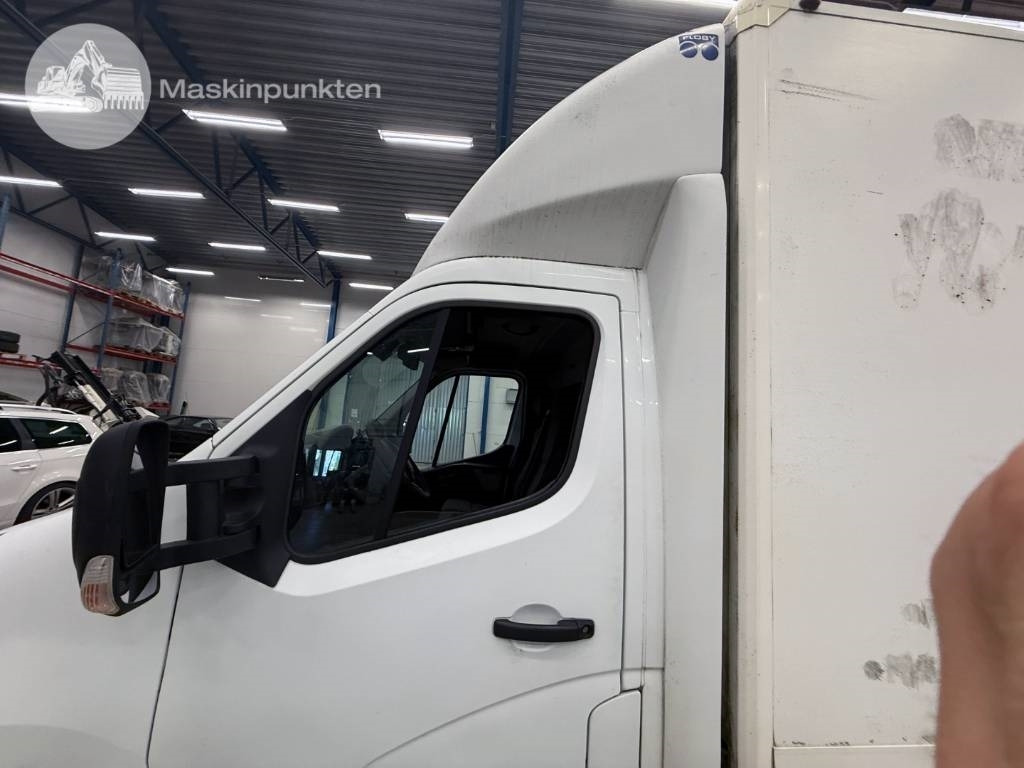 박스 밴 Renault Master 150 DCI : 사진 23