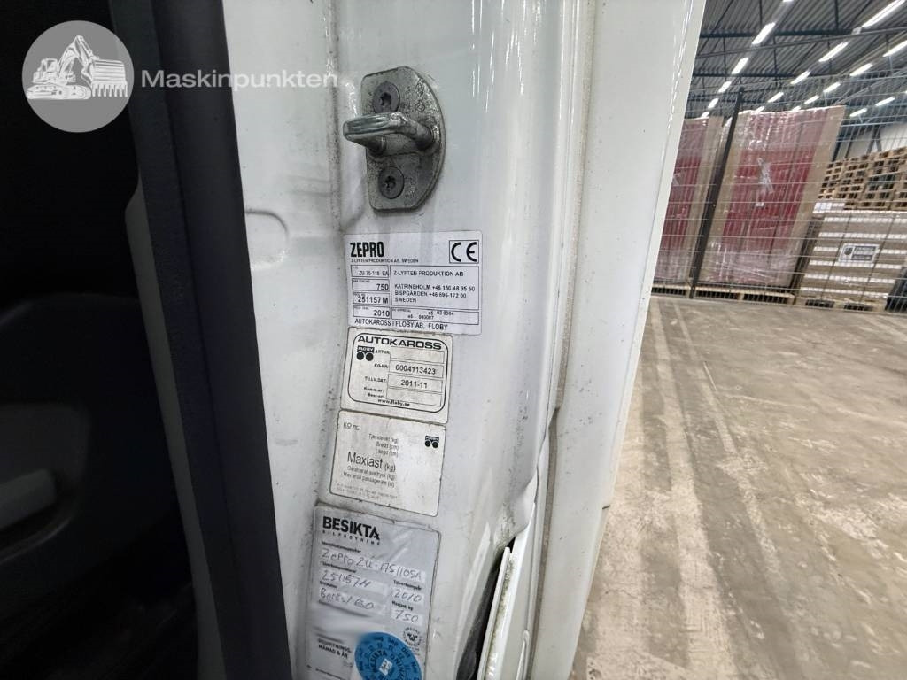박스 밴 Renault Master 150 DCI : 사진 10