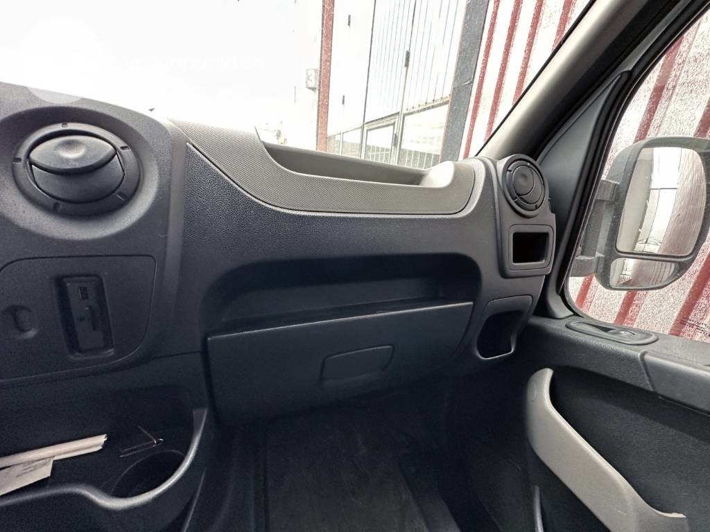 박스 밴 Renault Master 170 DCI : 사진 24
