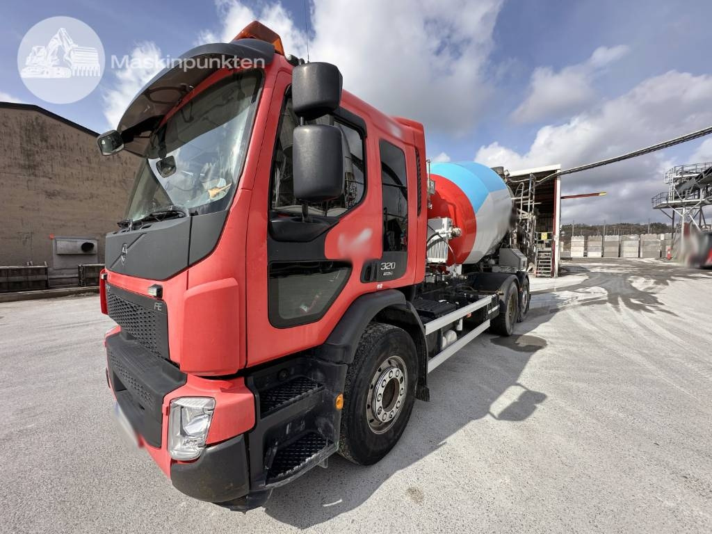 Volvo FE 320 - 콘크리트 믹서 트럭 : 사진 1 Volvo FE 320 - 콘크리트 믹서 트럭 : 사진 1