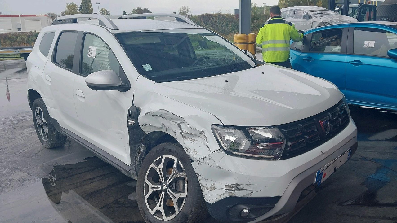 DACIA DUSTER II 1.5 BLUEDCI 115 - 차량 : 사진 2 DACIA DUSTER II 1.5 BLUEDCI 115 - 차량 : 사진 2