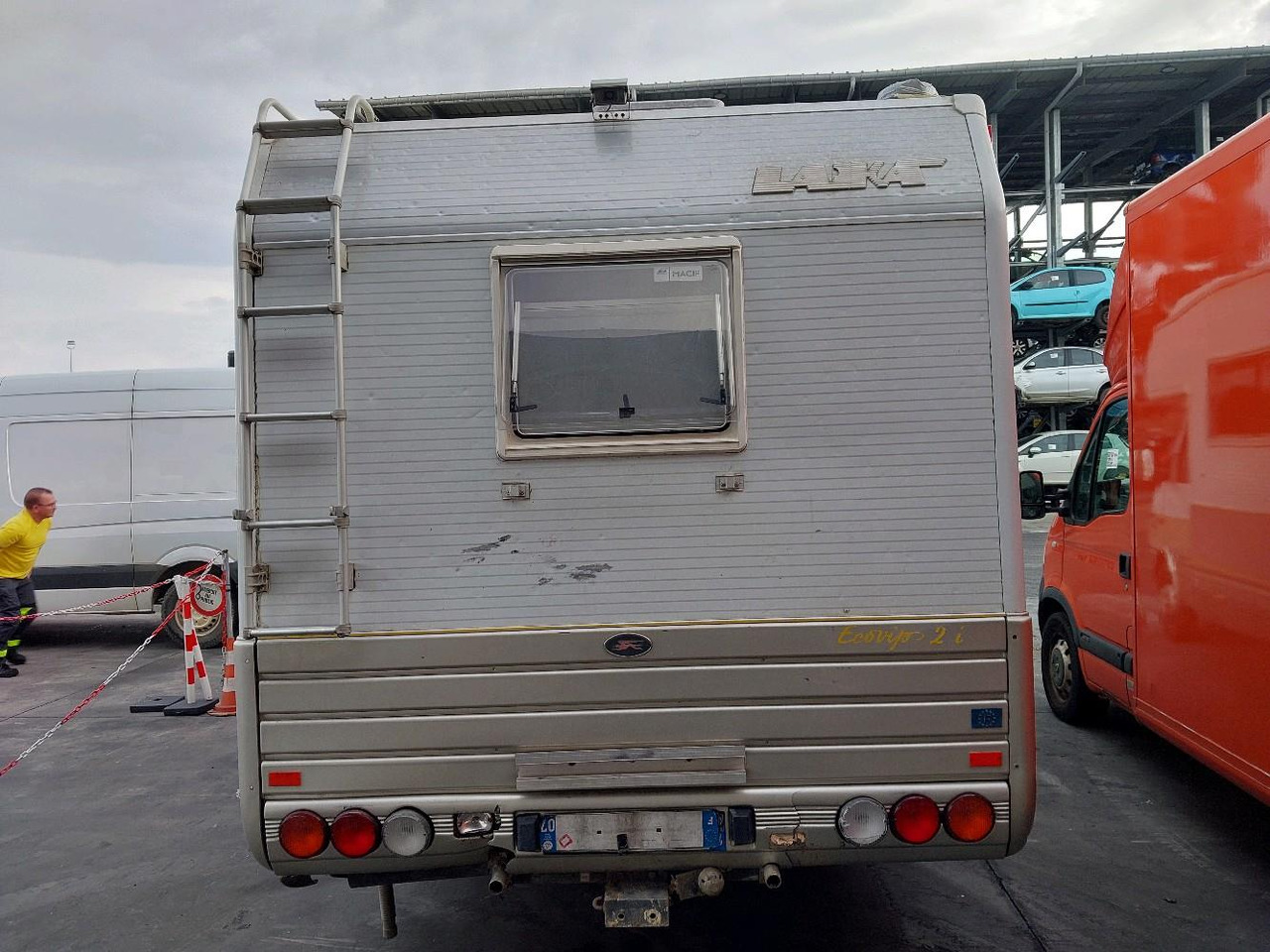 IVECO LAIKA 35.12 CAMPING 122 - 알코브 모터홈 : 사진 5 IVECO LAIKA 35.12 CAMPING 122 - 알코브 모터홈 : 사진 5