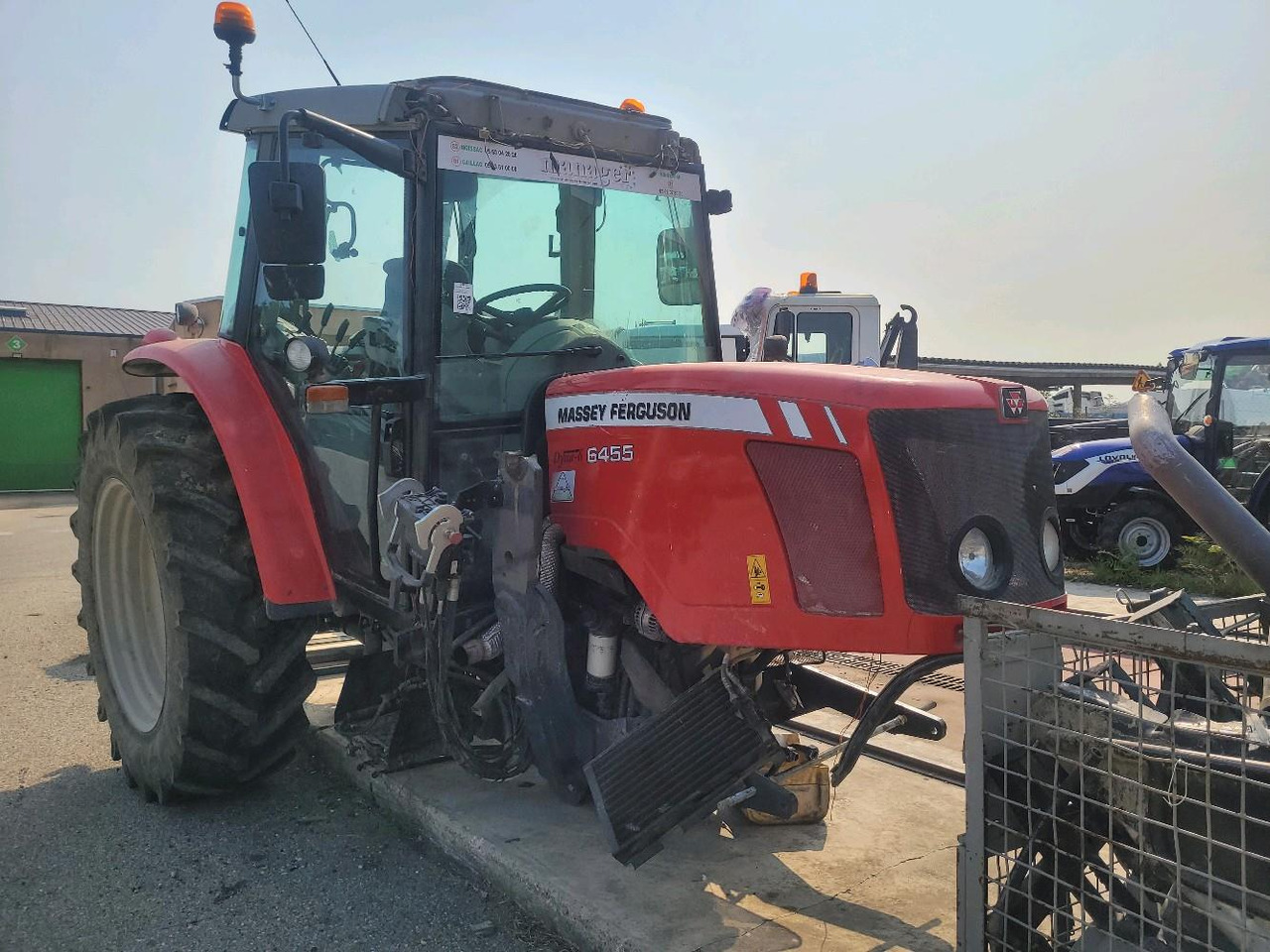 MASSEY FERGUSON 6455 - 장궤형 트랙터 : 사진 1 MASSEY FERGUSON 6455 - 장궤형 트랙터 : 사진 1