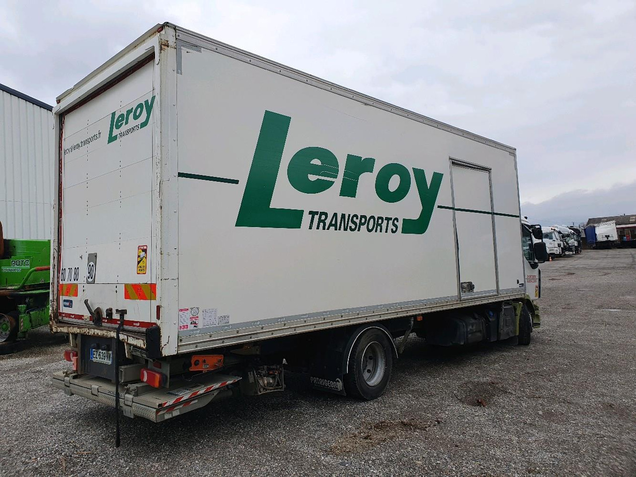 RENAULT D 12 DTI 215 - 박스 트럭 : 사진 4 RENAULT D 12 DTI 215 - 박스 트럭 : 사진 4