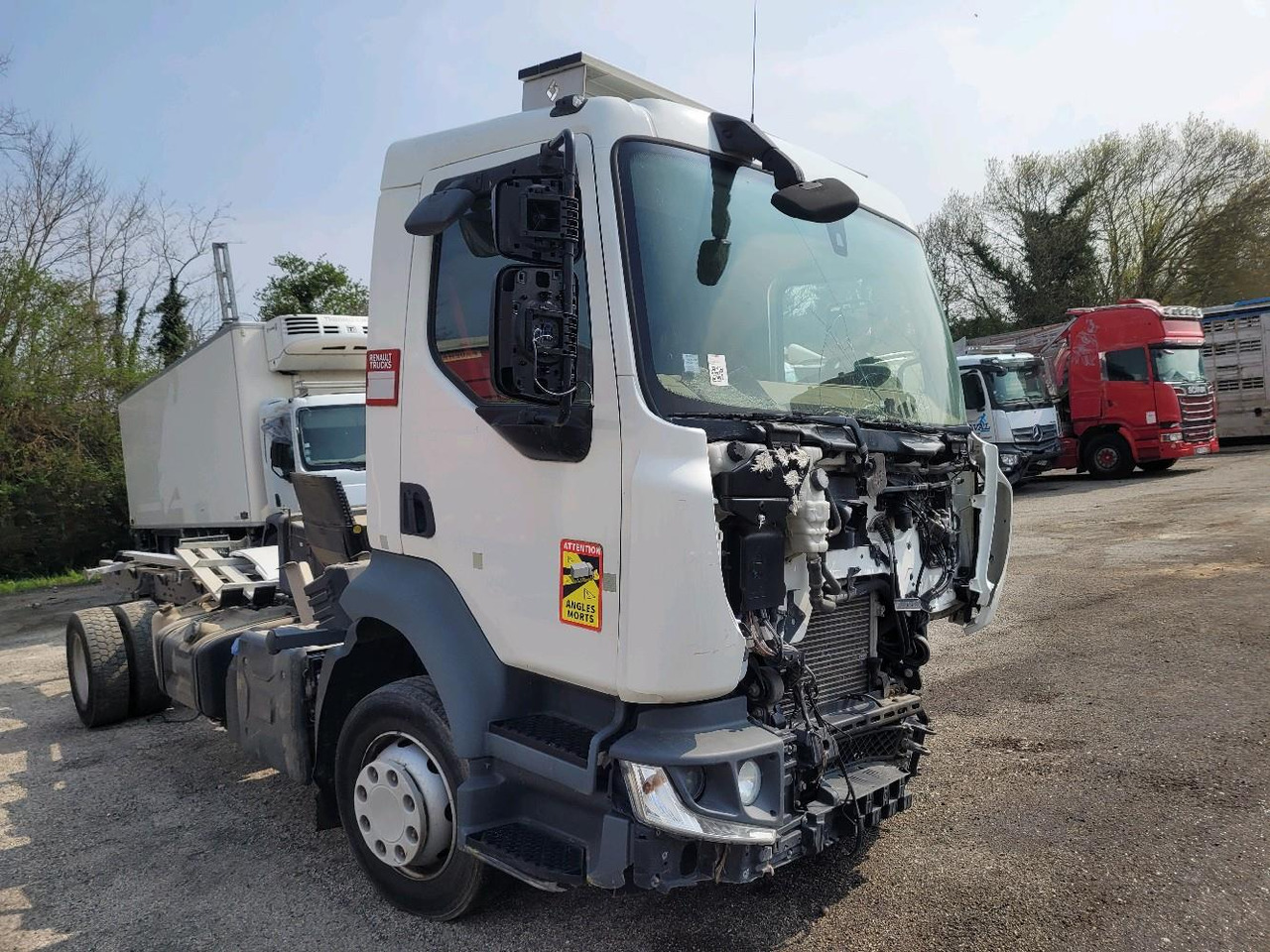 RENAULT D12 - 캡 새시 트럭 : 사진 1 RENAULT D12 - 캡 새시 트럭 : 사진 1