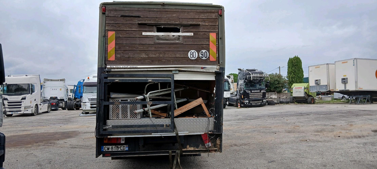 RENAULT M180 PORTEUR BETAILLERE - 말 수송 트럭 : 사진 5 RENAULT M180 PORTEUR BETAILLERE - 말 수송 트럭 : 사진 5