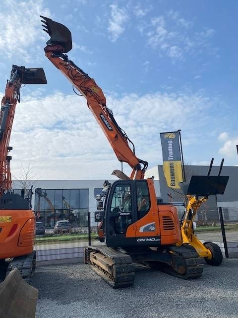 Doosan DX140 LCR-5 - 크롤러 굴삭기 : 사진 1 Doosan DX140 LCR-5 - 크롤러 굴삭기 : 사진 1