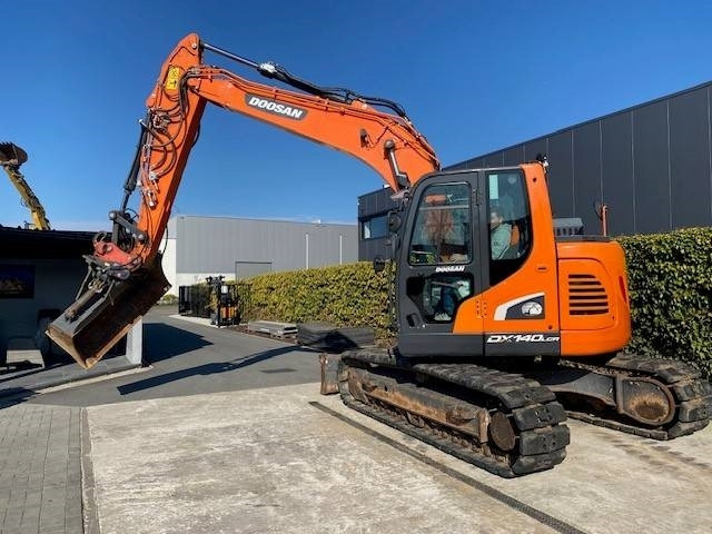 크롤러 굴삭기 Doosan DX140LCR-5 : 사진 8