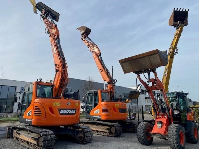 크롤러 굴삭기 Doosan DX140LCR-5 : 사진 33