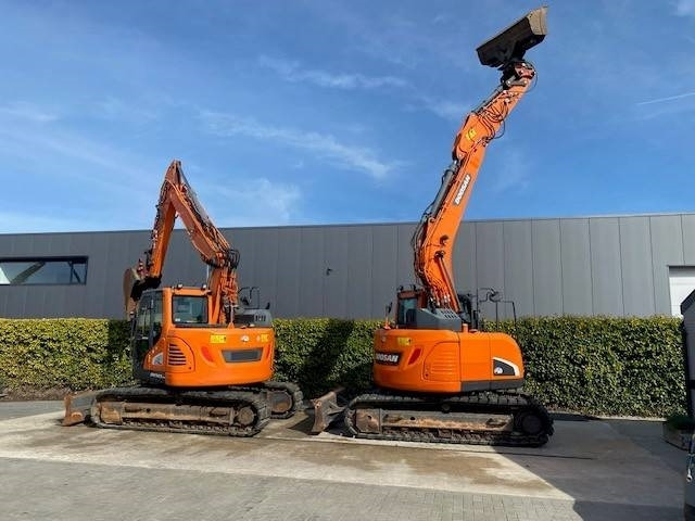 크롤러 굴삭기 Doosan DX140LCR-5 : 사진 31