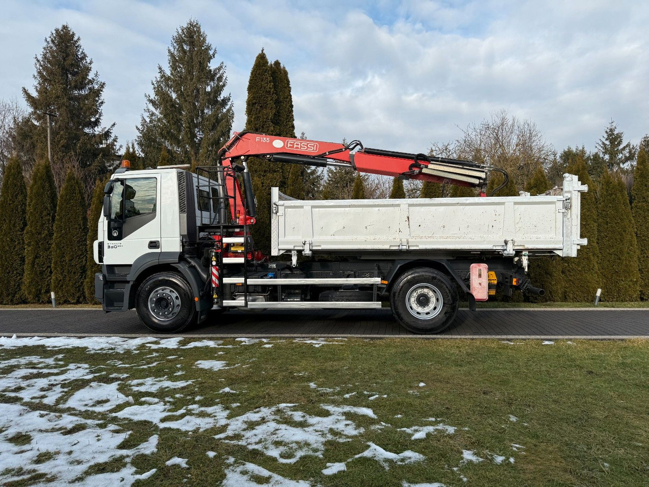 Iveco STRALIS 330 / 4x2/ TIPPER /FASSI F135 - 덤프트럭, 크레인 트럭 : 사진 4 Iveco STRALIS 330 / 4x2/ TIPPER /FASSI F135 - 덤프트럭, 크레인 트럭 : 사진 4