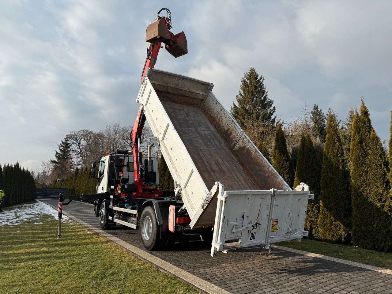 Iveco STRALIS 330 / 4x2/ TIPPER /FASSI F135 - 덤프트럭, 크레인 트럭 : 사진 5 Iveco STRALIS 330 / 4x2/ TIPPER /FASSI F135 - 덤프트럭, 크레인 트럭 : 사진 5
