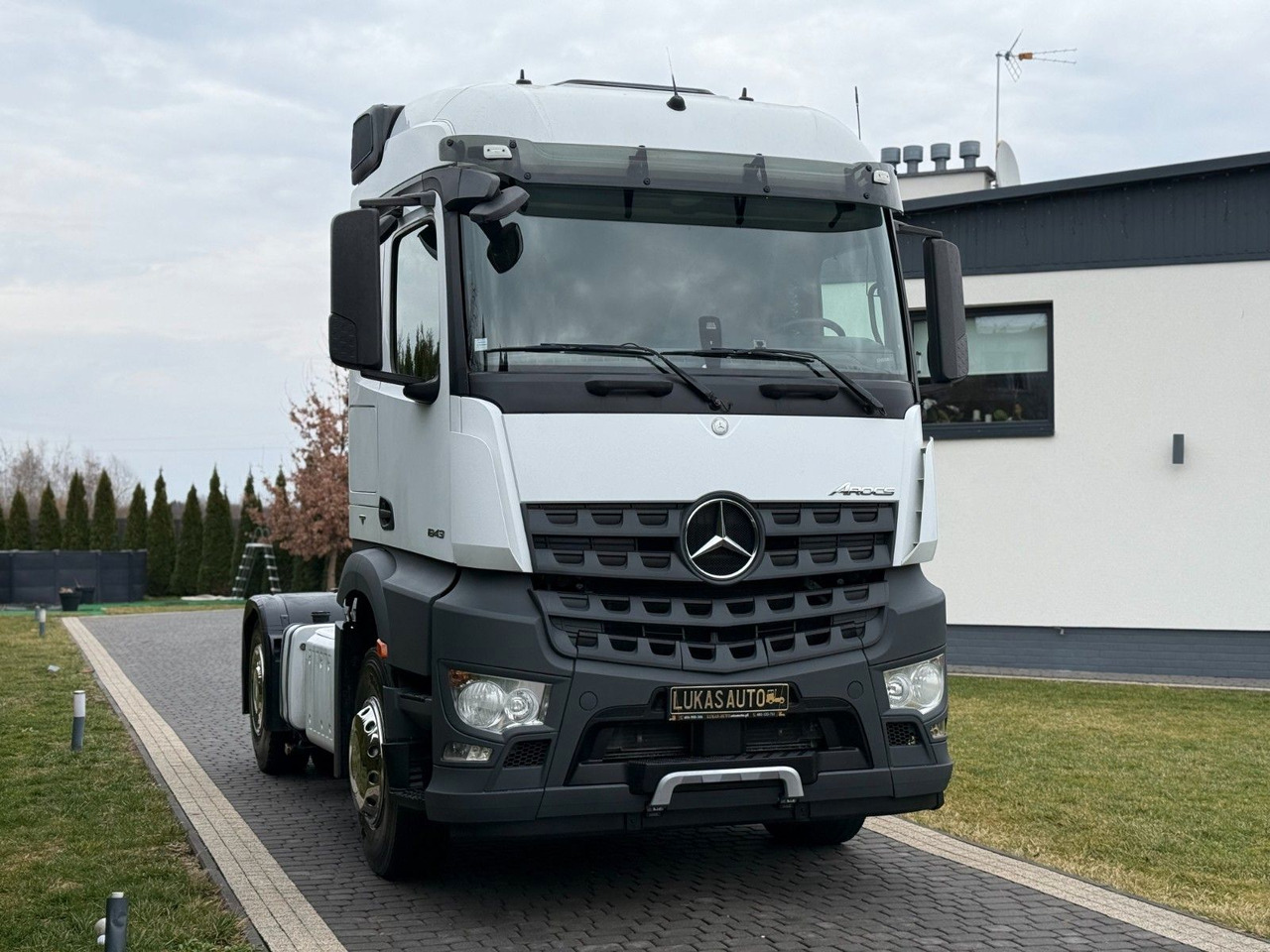 Mercedes-Benz AROCS 1843 HYDRAULIC - 트랙터 유닛 : 사진 3 Mercedes-Benz AROCS 1843 HYDRAULIC - 트랙터 유닛 : 사진 3