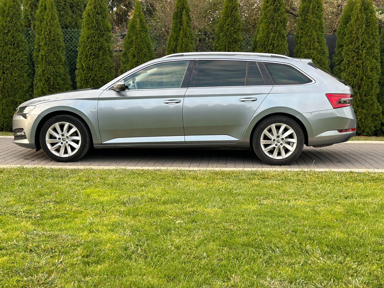 Skoda Superb 2.0 TDI SCR 147kW DSG STYLE COMBI - 차량 : 사진 4 Skoda Superb 2.0 TDI SCR 147kW DSG STYLE COMBI - 차량 : 사진 4