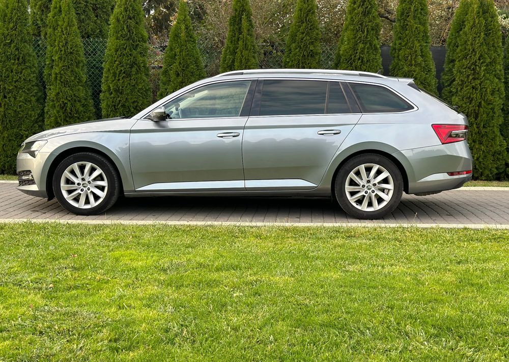 Skoda Superb 2.0 TDI SCR Style DSG - 스테이션 왜건 : 사진 4 Skoda Superb 2.0 TDI SCR Style DSG - 스테이션 왜건 : 사진 4