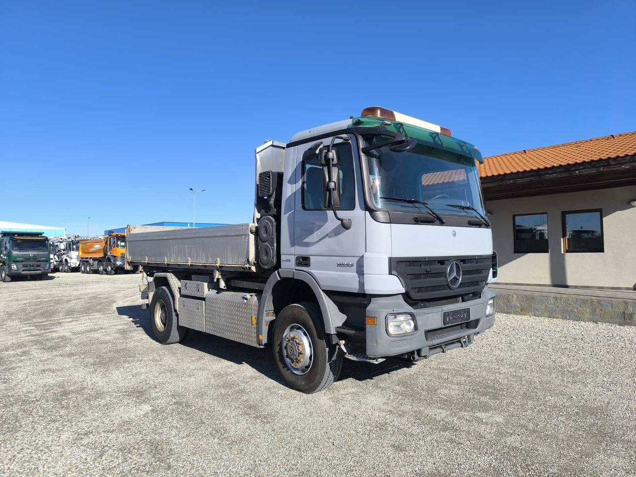 MERCEDES-BENZ Actros 1855 4X4 - 덤프트럭 : 사진 1 MERCEDES-BENZ Actros 1855 4X4 - 덤프트럭 : 사진 1