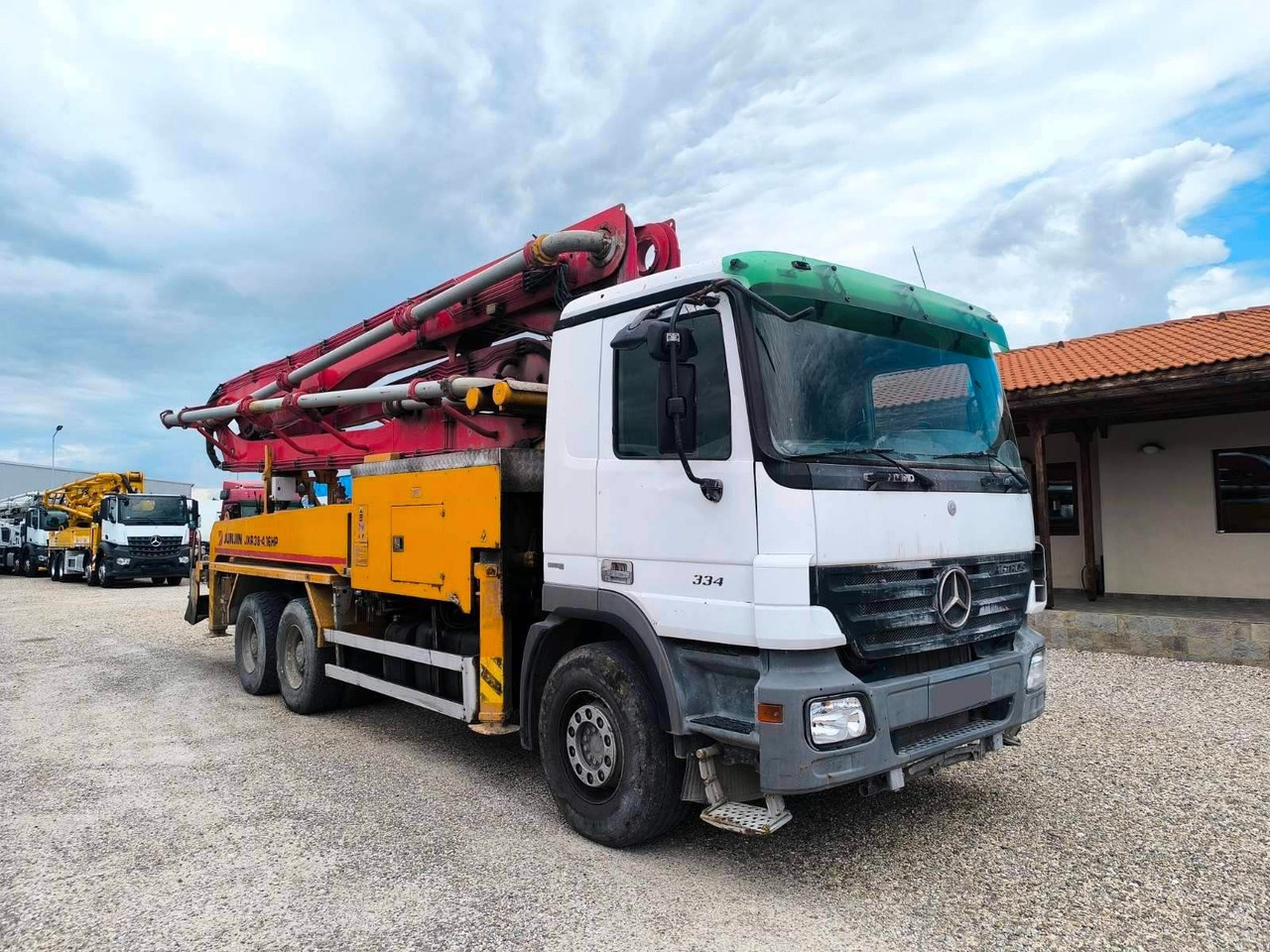Mercedes-Benz ACTROS 3341 JUNJIN JXR 38-4 - 콘크리트 펌프 트럭 : 사진 1 Mercedes-Benz ACTROS 3341 JUNJIN JXR 38-4 - 콘크리트 펌프 트럭 : 사진 1