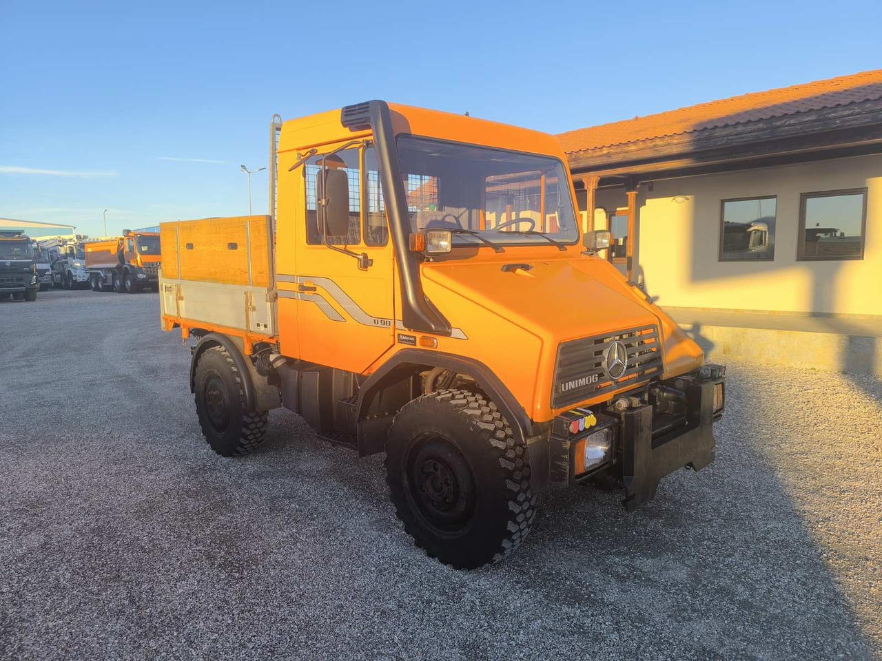 UNIMOG U90 - 덤프트럭 : 사진 1 UNIMOG U90 - 덤프트럭 : 사진 1