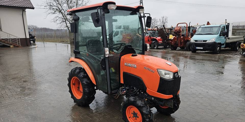 Ciągnik Kubota B2650 4x4 klima 26 KM hydrostat - 장궤형 트랙터 : 사진 4 Ciągnik Kubota B2650 4x4 klima 26 KM hydrostat - 장궤형 트랙터 : 사진 4
