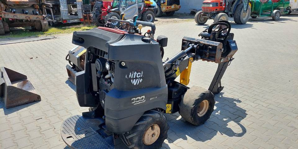Ditch Witch R300 koparka łańcuchowa pługoukładacz - 트렌처 : 사진 4 Ditch Witch R300 koparka łańcuchowa pługoukładacz - 트렌처 : 사진 4