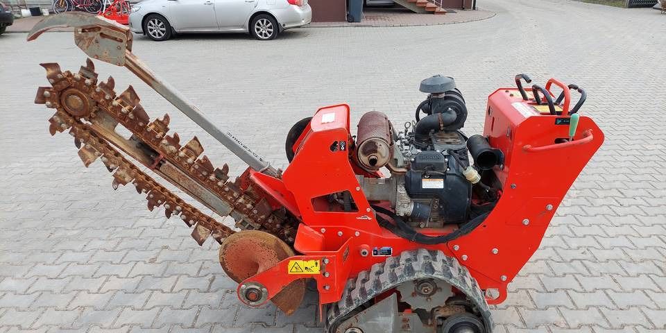 Koparka łańcuchowa Ditch Witch C24X 24 KM Honda - 트렌처 : 사진 1 Koparka łańcuchowa Ditch Witch C24X 24 KM Honda - 트렌처 : 사진 1