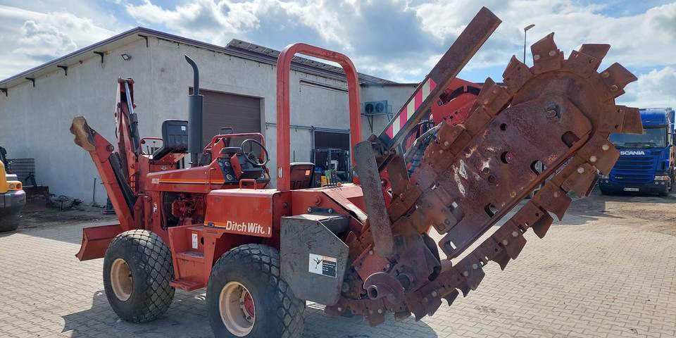 Koparka łańcuchowa pługoukładacz Ditch Witch 8020 Combo - 트렌처 : 사진 5 Koparka łańcuchowa pługoukładacz Ditch Witch 8020 Combo - 트렌처 : 사진 5