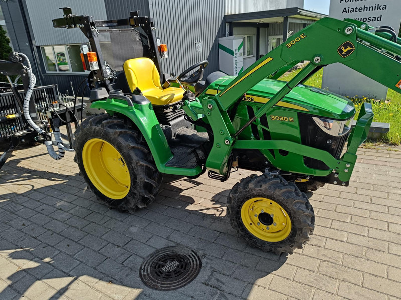 John Deere 3038E Vahva Jussi 400 - 장궤형 트랙터 : 사진 4 John Deere 3038E Vahva Jussi 400 - 장궤형 트랙터 : 사진 4