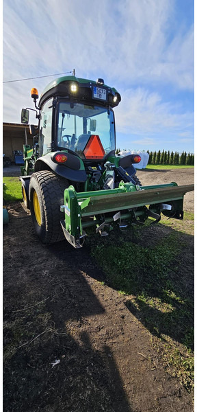 John Deere 4052R - 장궤형 트랙터 : 사진 3 John Deere 4052R - 장궤형 트랙터 : 사진 3