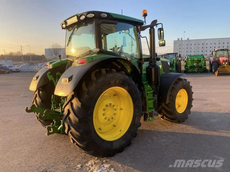 John Deere 6215R - 장궤형 트랙터 : 사진 3 John Deere 6215R - 장궤형 트랙터 : 사진 3