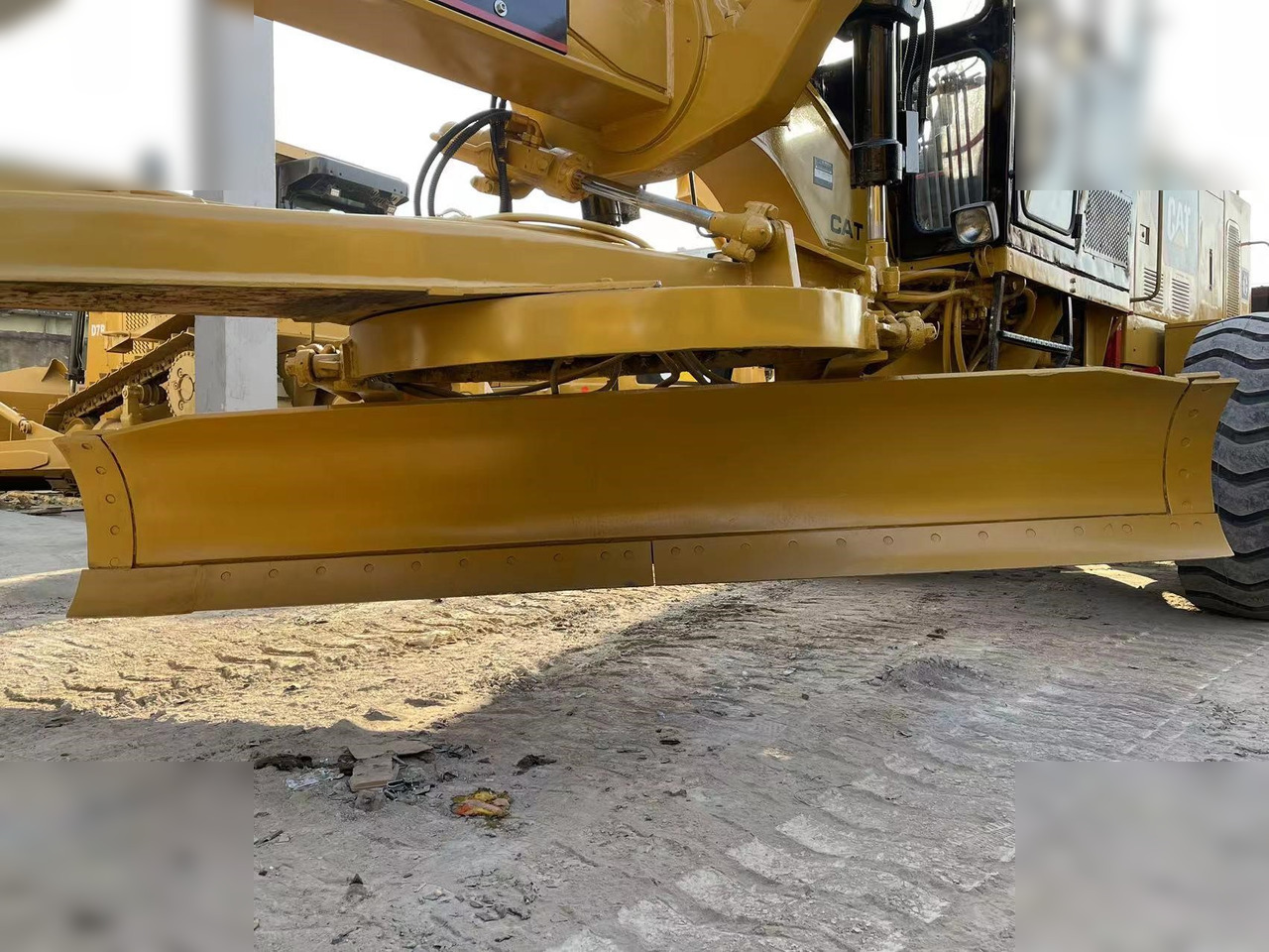 CATERPILLAR 140H - 그레이더 : 사진 5 CATERPILLAR 140H - 그레이더 : 사진 5