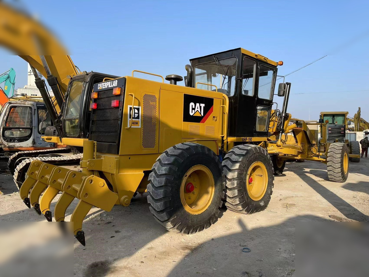 CATERPILLAR 140H - 그레이더 : 사진 2 CATERPILLAR 140H - 그레이더 : 사진 2