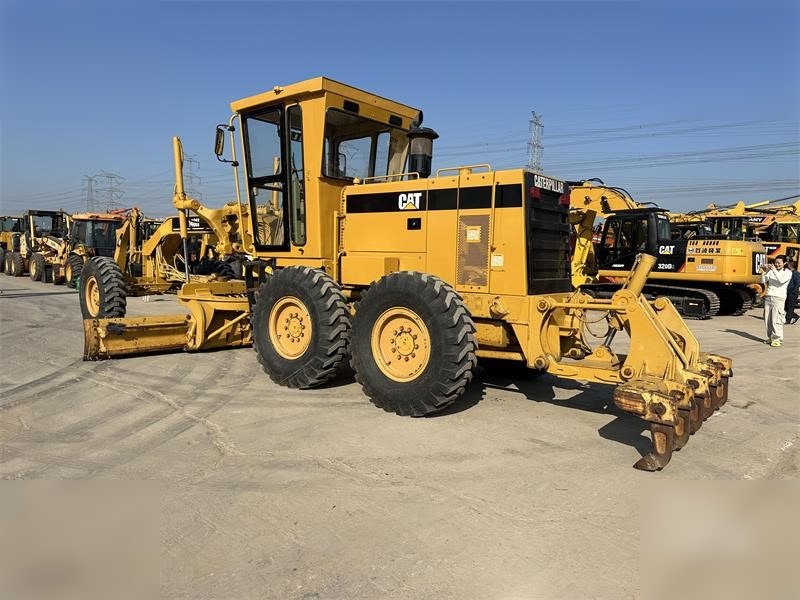 CATERPILLAR 140H - 그레이더 : 사진 2 CATERPILLAR 140H - 그레이더 : 사진 2