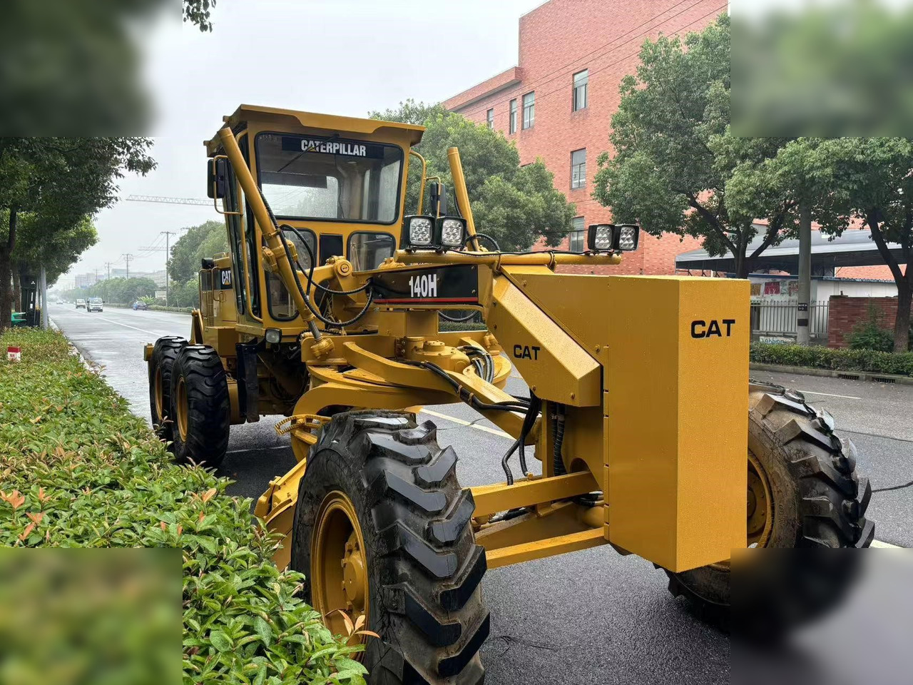 CATERPILLAR 140H - 그레이더 : 사진 2 CATERPILLAR 140H - 그레이더 : 사진 2