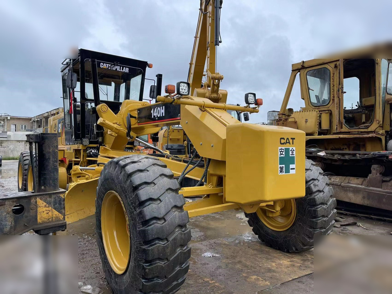 CATERPILLAR 140H - 그레이더 : 사진 4 CATERPILLAR 140H - 그레이더 : 사진 4
