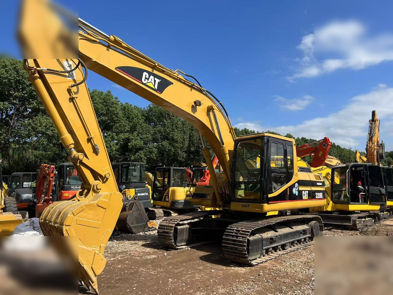CATERPILLAR 320BL - 크롤러 굴삭기 : 사진 1 CATERPILLAR 320BL - 크롤러 굴삭기 : 사진 1