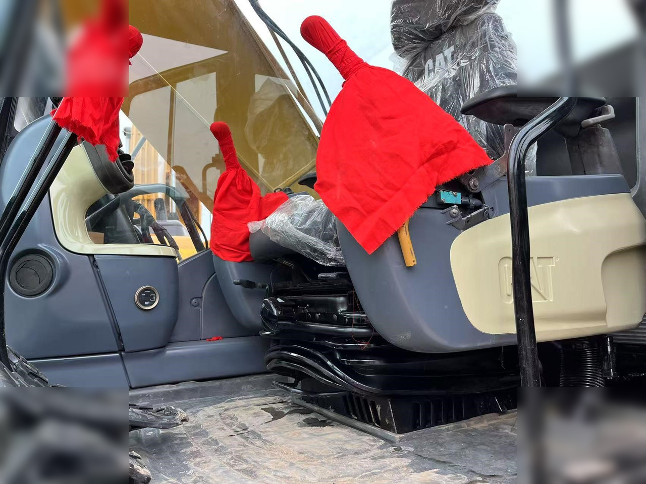 CATERPILLAR 320D2L - 크롤러 굴삭기 : 사진 5 CATERPILLAR 320D2L - 크롤러 굴삭기 : 사진 5